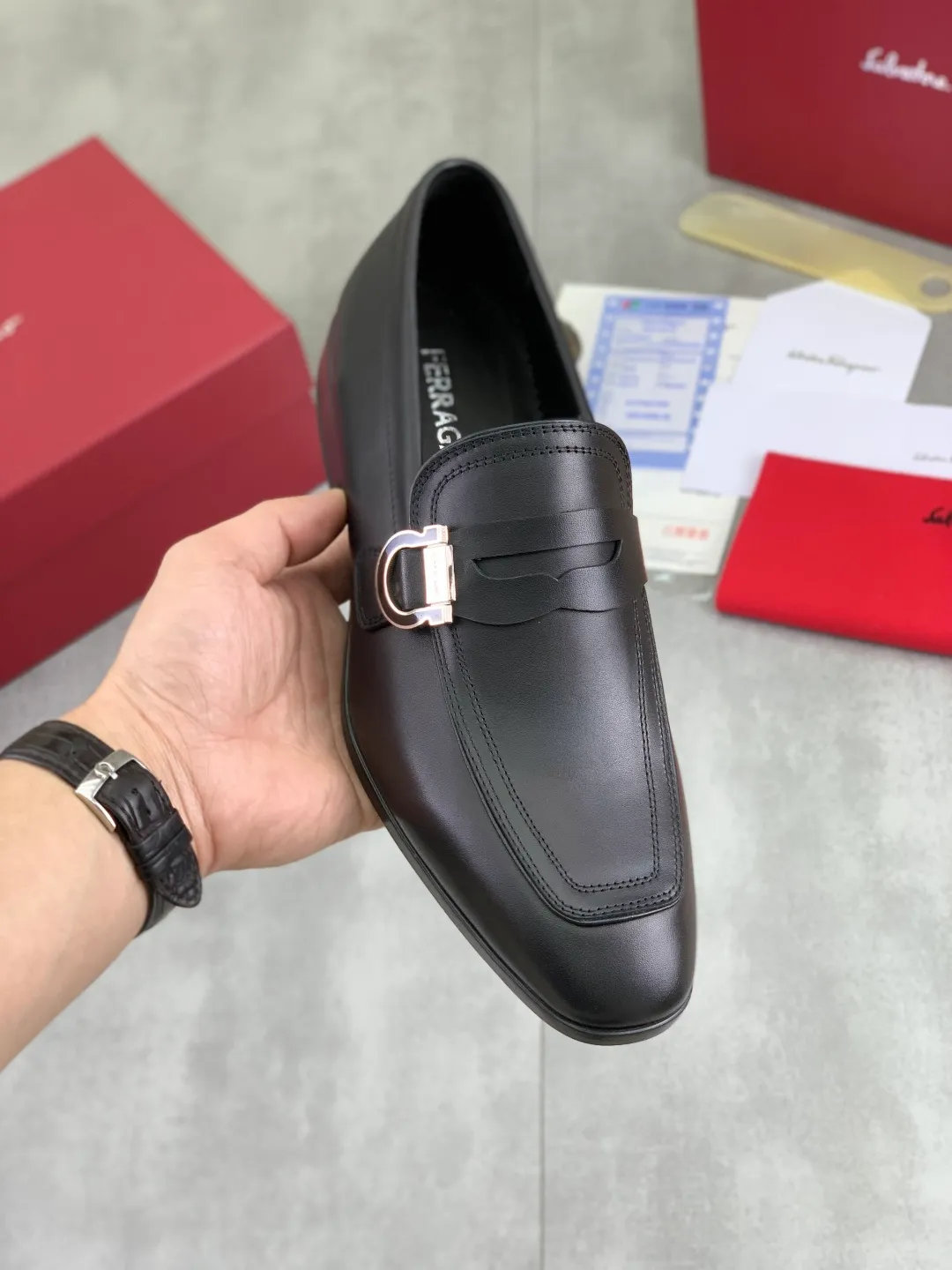 Men's men's shoes 💰P600💰[New model] High quality water-dyed cowhide 🆘[Salvatore Ferragamo] Ferragamo's latest casual business leather shoes for men! Listed simultaneously! The fabric is made of specially imported original calfskin, and the interior is made of imported water-dyed cowhide. It is absolutely luxurious and leads the fashion trend. Matching code: 38-44 (45 and 46 can be customized) 5️⃣ colors available